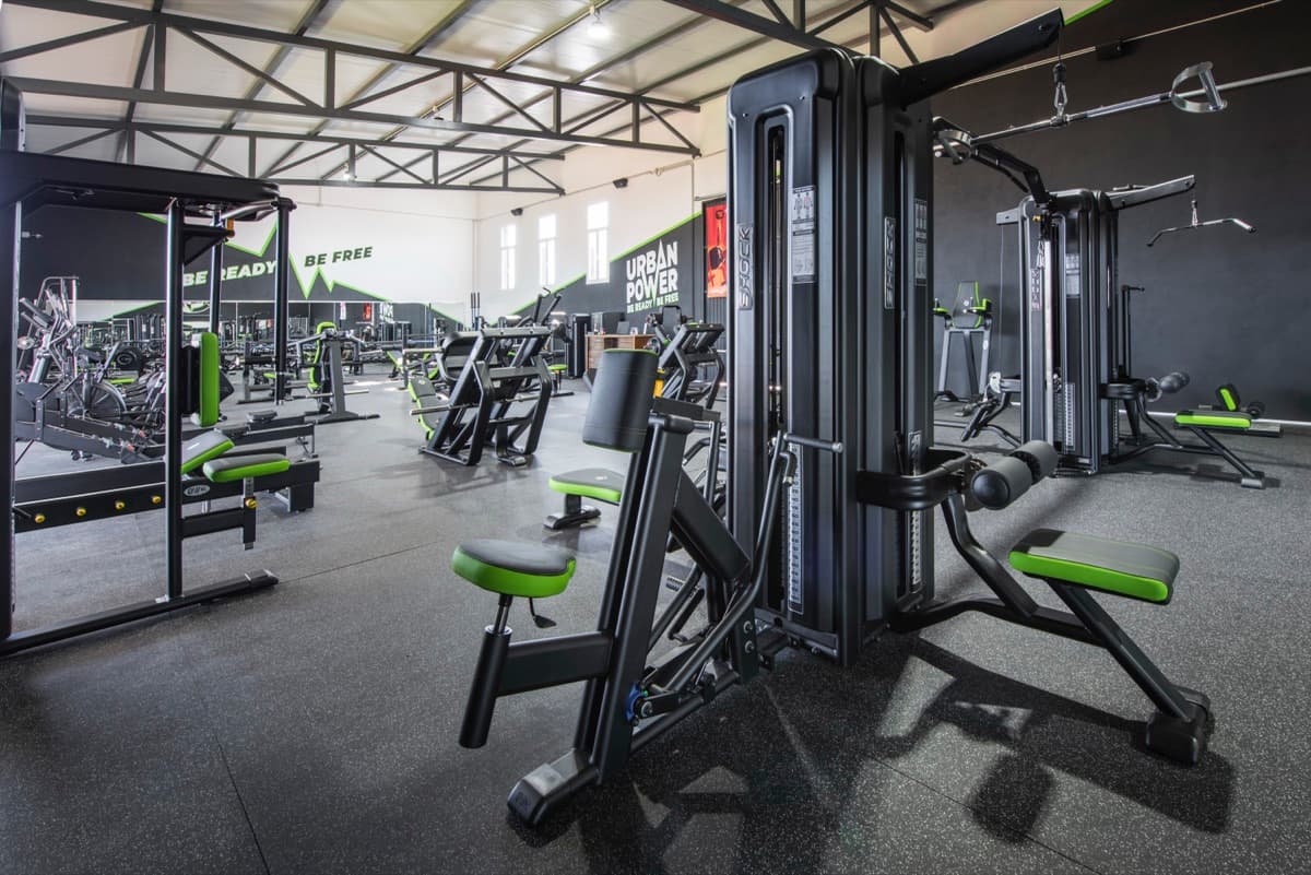 Volledig ingerichte sportschool met Telju Fitness apparatuur